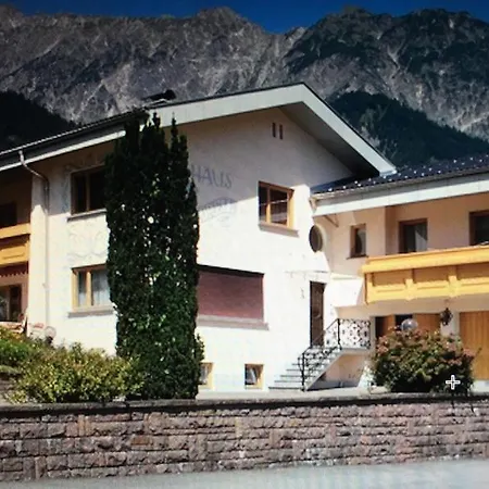 Haus Zudrell Habitación en casa particular *